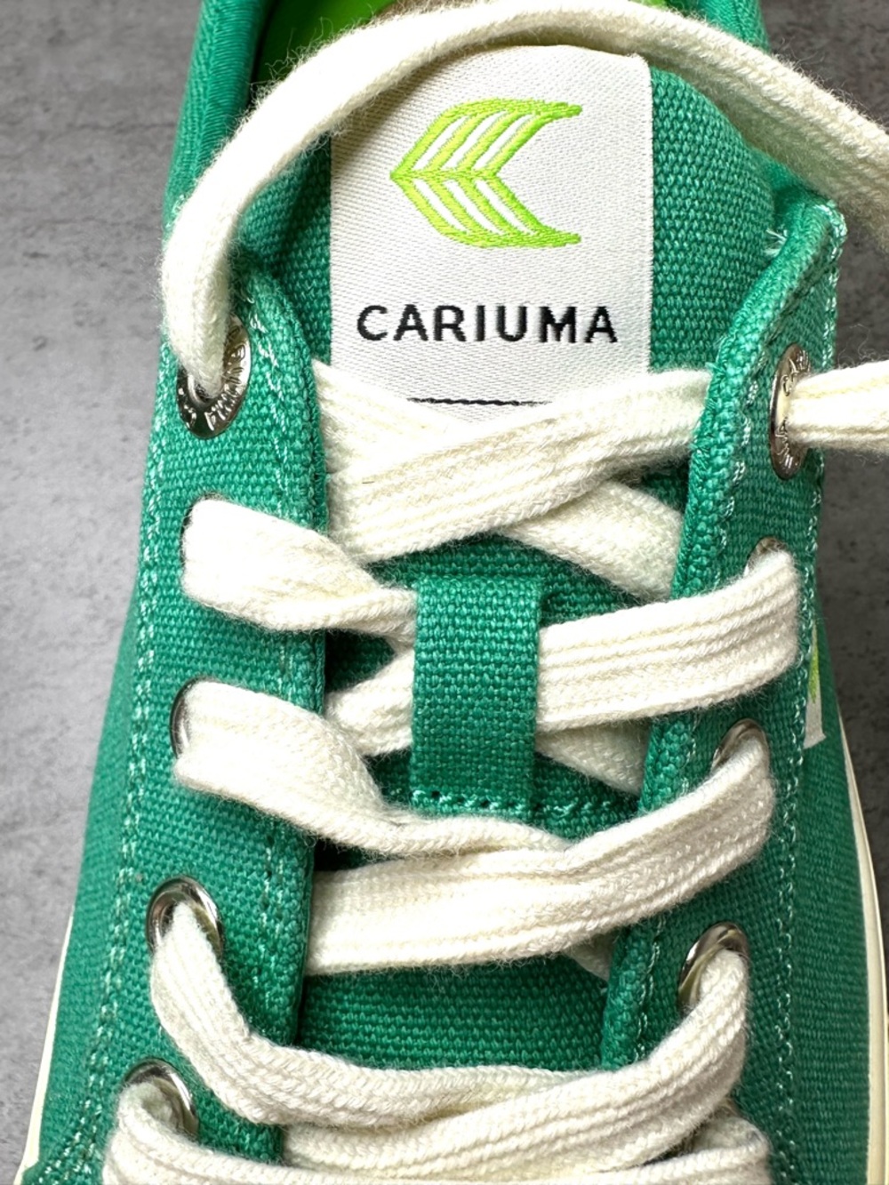 Cariuma Green Canvas Sneakers Women’s Size 9 - Picture 2 of 8
